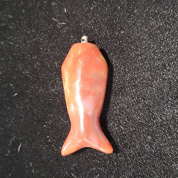 Red jasper fish pendant with 925 sterling loop - Picture 2 of 6